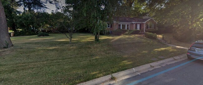 Foto del edificio - 6100 Wilson Ln