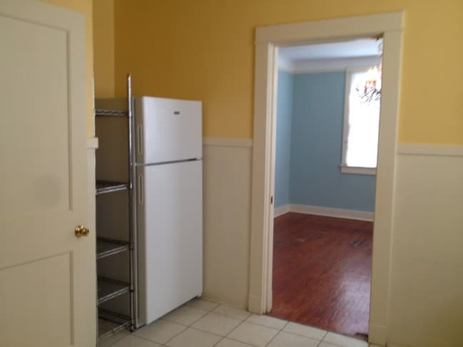 kitchen view 1 - 2537 Wisteria St