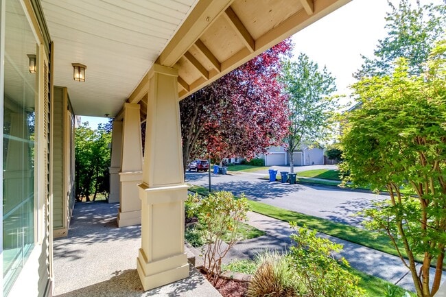 Building Photo - Fantastic DuPont Rambler with AC and Sprinkler System