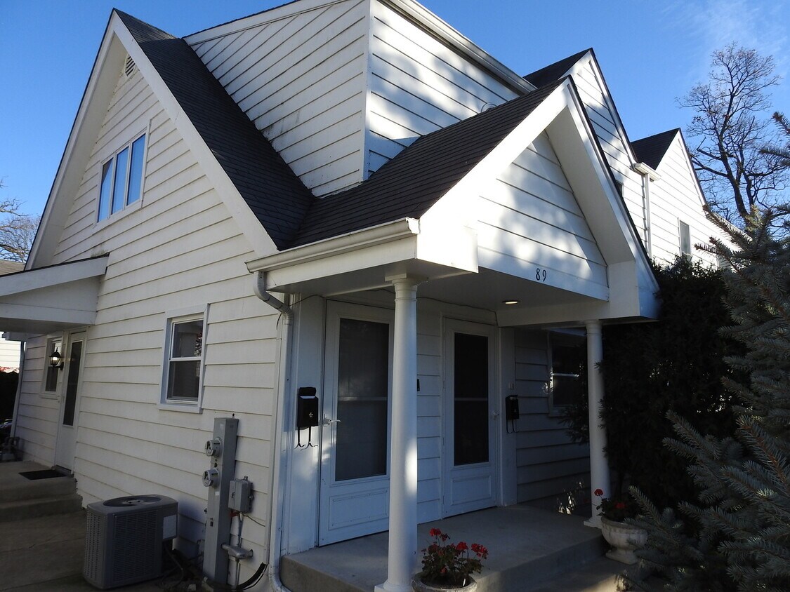 Primary Photo - 89 Washington Rd