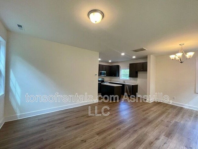 Building Photo - 96 Avondale Rd