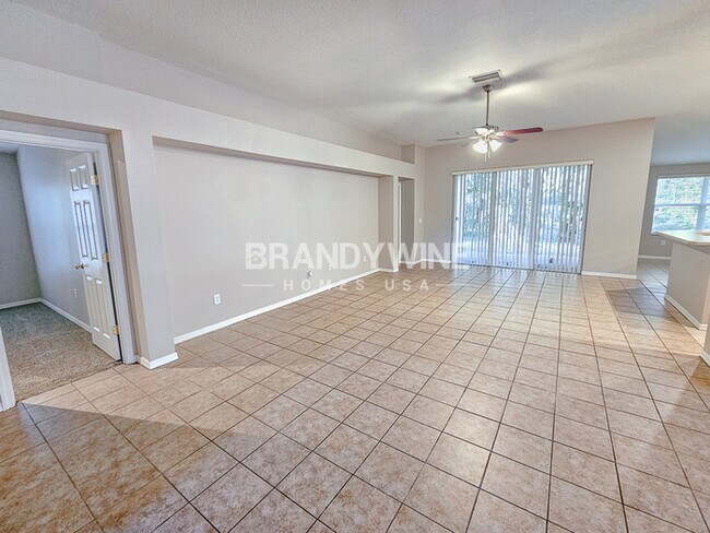 Foto del edificio - **1/2 MONTH CREDIT** New Year, New Space! ...