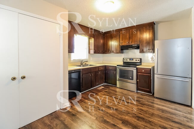 Building Photo - One-level living at its best