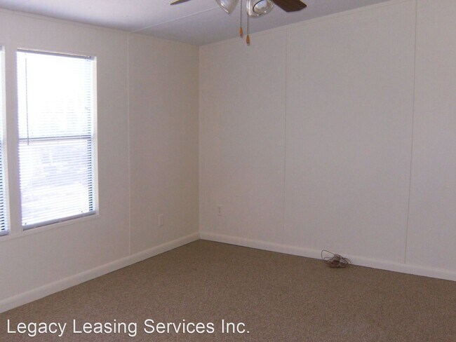 Foto del edificio - 1622 S Lake Reedy Blvd