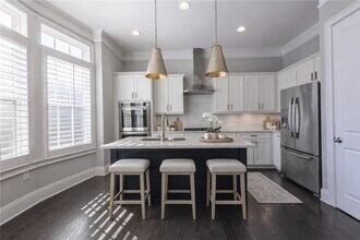 Building Photo - 3618 Brookleigh Ln NE