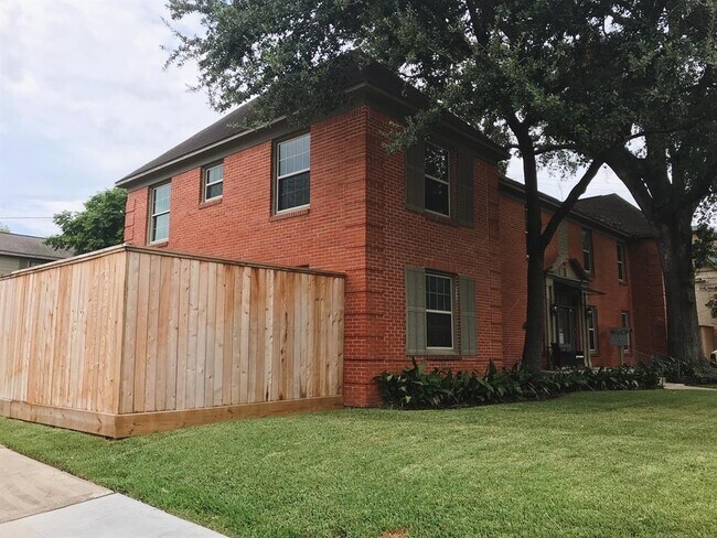 Building Photo - 3811 McDuffie St
