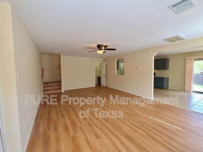 Building Photo - 204 Ruby Lake Dr