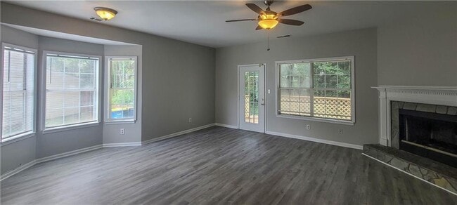 Foto del edificio - 2120 Fairways Ct