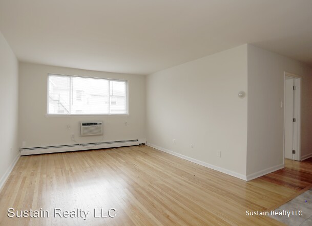 Building Photo - 1528 Elmwood Ave