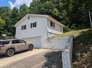 Building Photo - 56 Sand Lick Rd