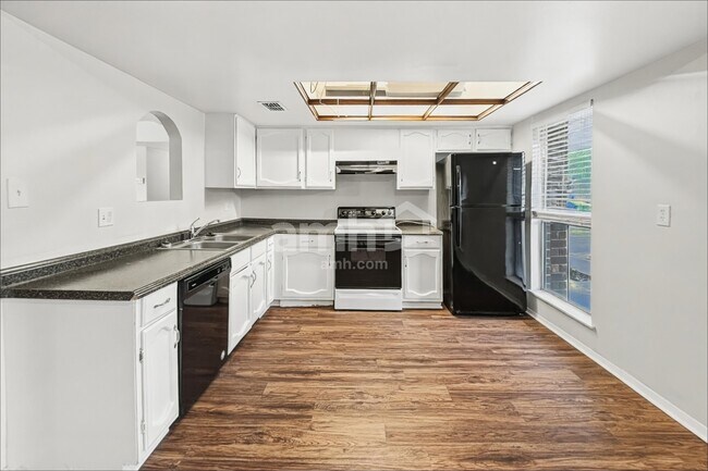 Foto del edificio - 2803 Woodline St