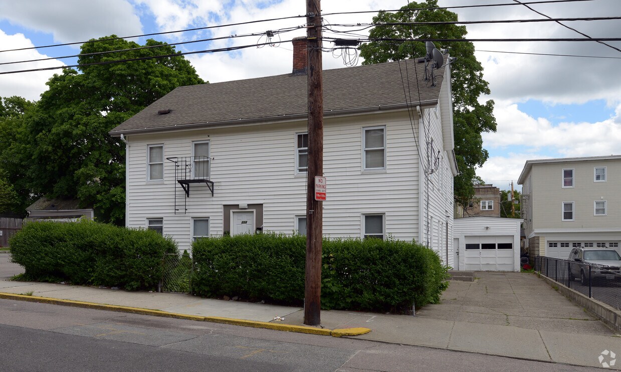 Building Photo - 358 Cowden St