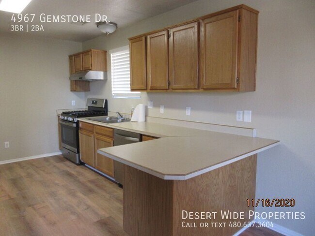 Foto del edificio - 4967 Gemstone Dr