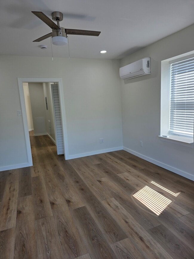 Building Photo - 5375 Wingohocking Terrace