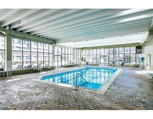 Foto del edificio - 1731 Beacon St