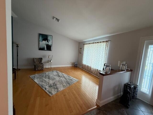 Foto del edificio - 847 Foresteria Ave
