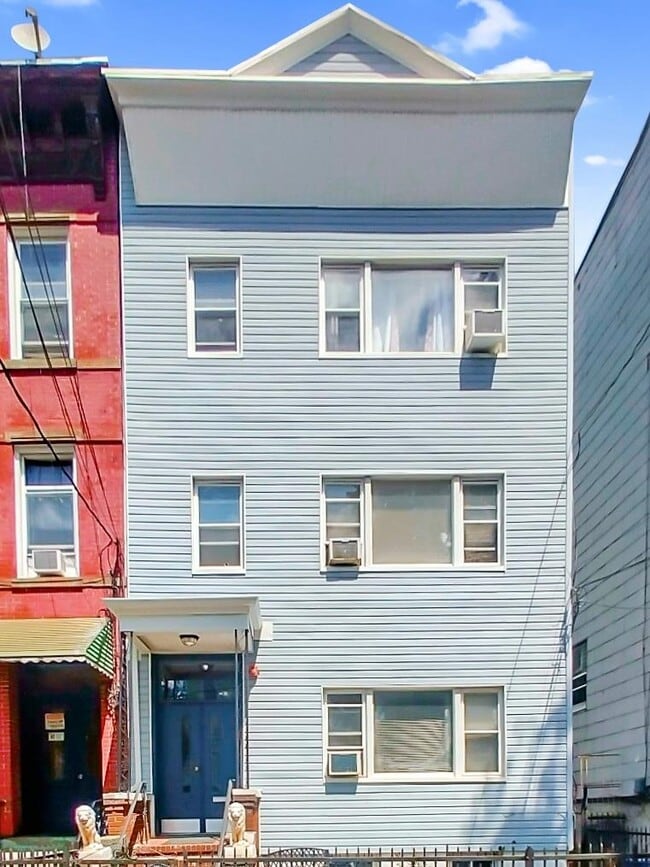 Building Photo - 488 Pavonia Ave