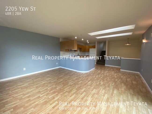 Building Photo - Pet Friendly Bellingham Home!!