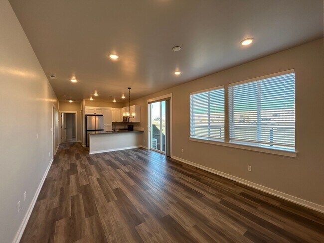 Foto del edificio - Stylish 2BR + Office Duplex in SE Bend – Garage & Smart Home Perks