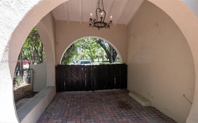 Foto del edificio - 3050 Alton Rd