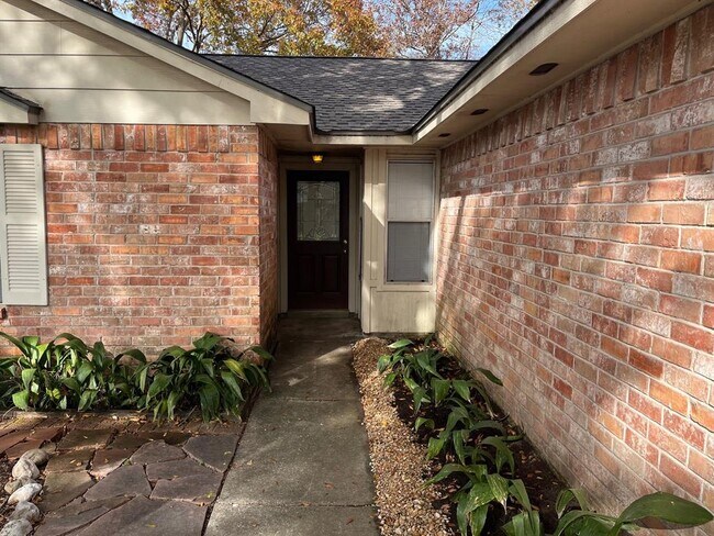 Foto del edificio - 4702 Rivertree Ln