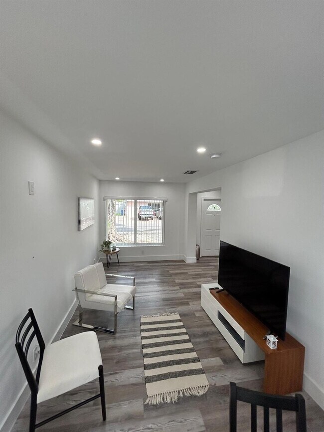 Foto del edificio - 3201 SW 9th Ave