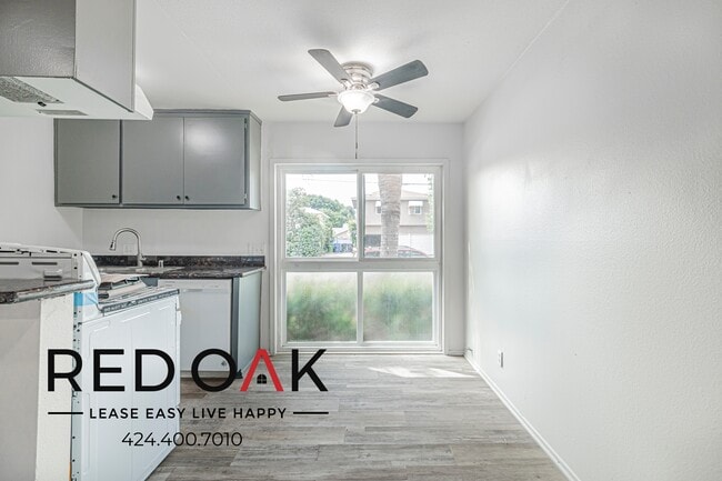 Foto del edificio - 7350 Hazeltine Ave