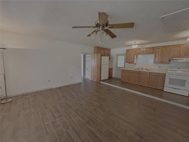 Building Photo - 6350 NE 86th Ave