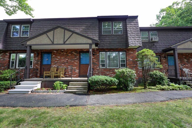 Building Photo - 27 Midridge Cir