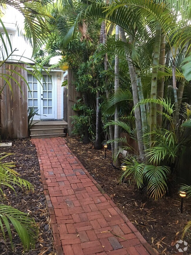 Apartments under 2,100 in Key West FL 1 Rentals