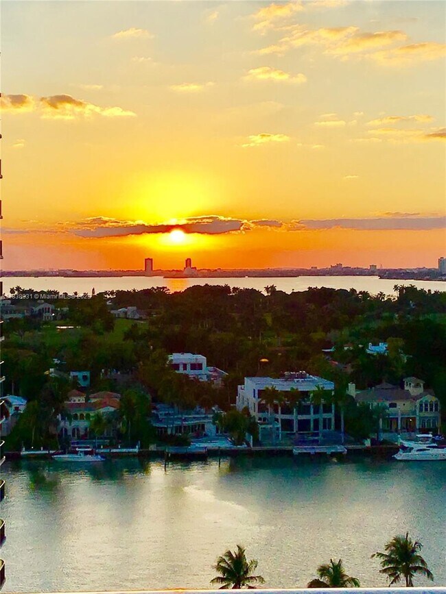 Foto del edificio - 5701 Collins Ave