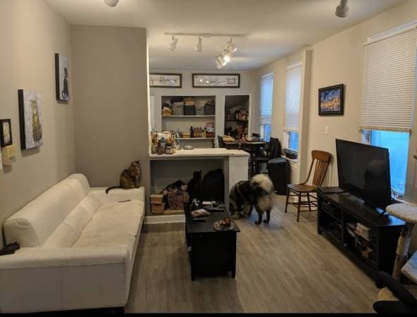 Foto del edificio - 520 N May St