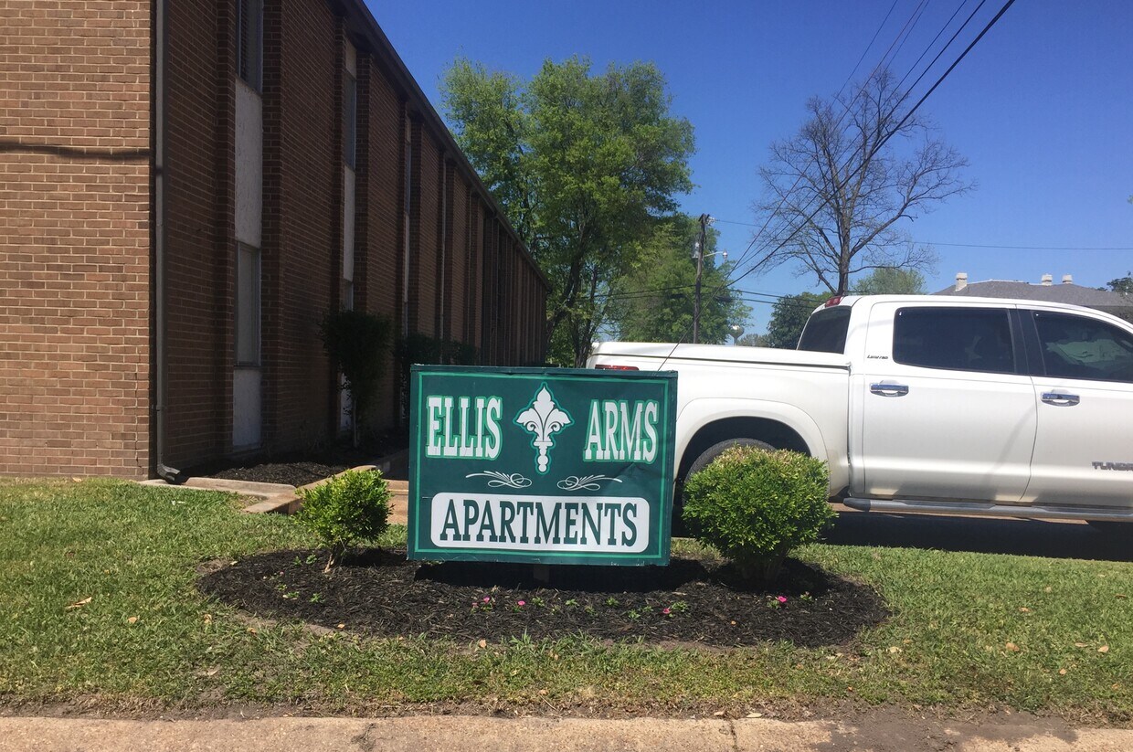 47 Delta Ave, Clarksdale, MS 38614 Apartments Clarksdale, MS