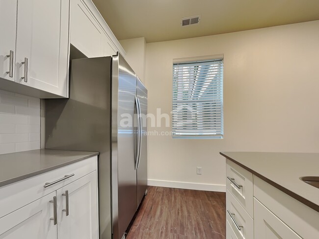 Building Photo - 7615 Verona Loop SW