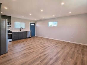 Building Photo - 10622 Kester Ave