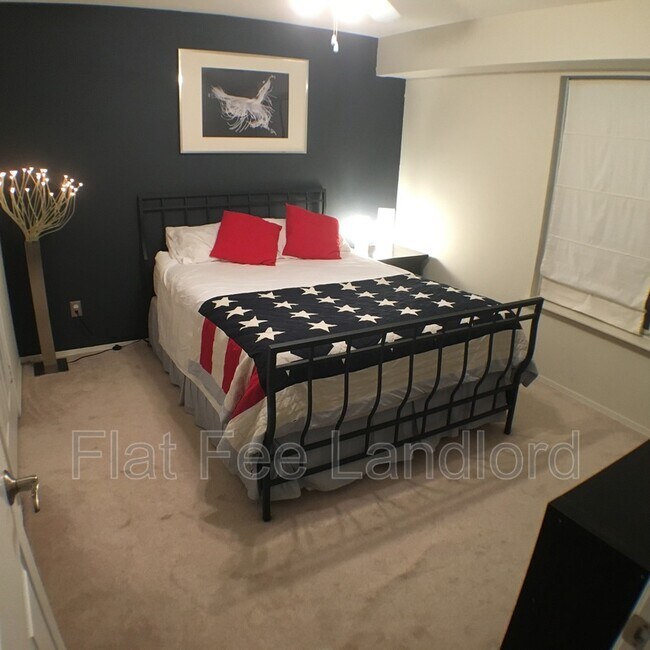 Foto del edificio - 3309 Wyndham Cir