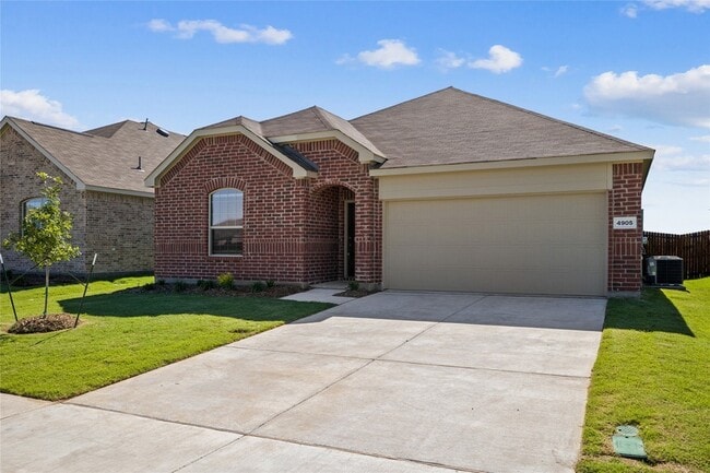 Building Photo - 4905 Woodloch Dr