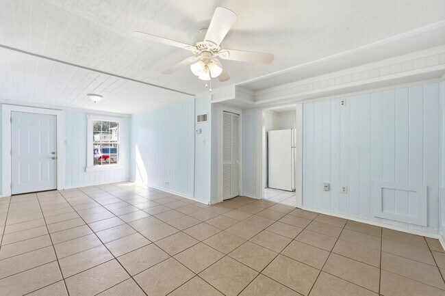 Foto del edificio - Neptune Beach Bungalow