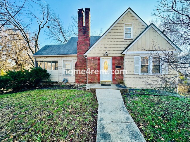 Building Photo - Adorable Home Featuring Wood Floors, SS Ap...