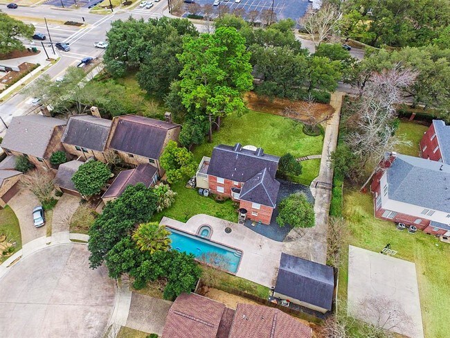 Building Photo - 4506 Bellaire Blvd