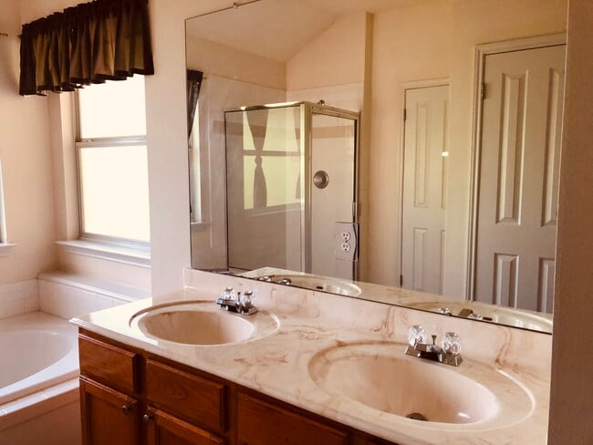 Building Photo - 12336 Copperfield Dr