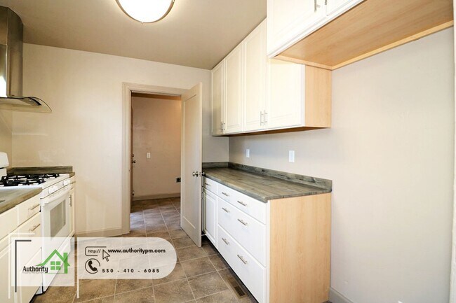 Foto del edificio - 1235 Sacramento St