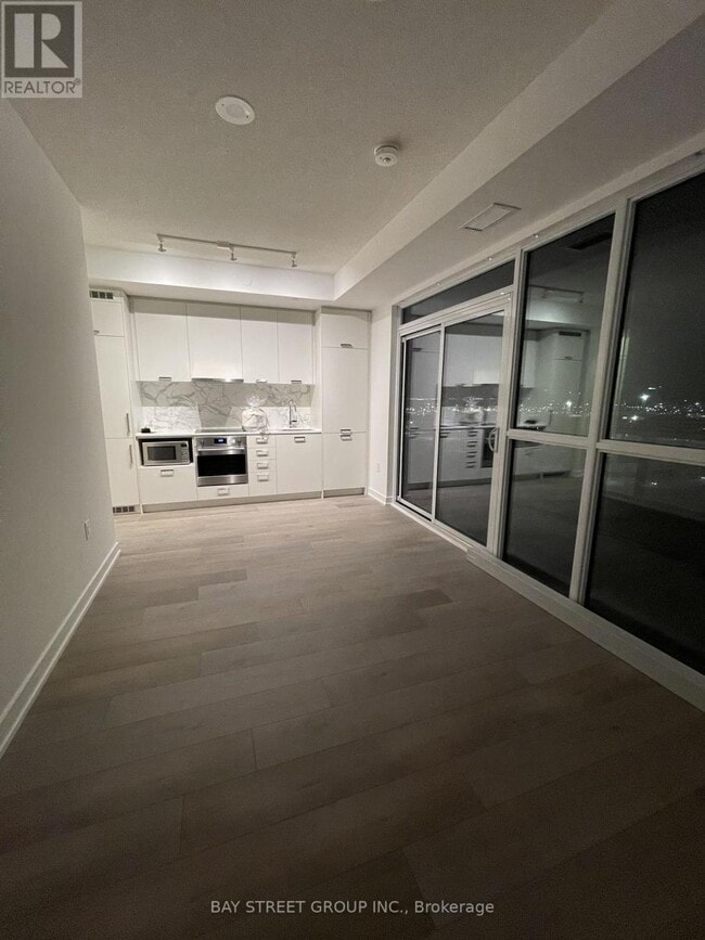 Building Photo - 10 Honeycrisp Cres