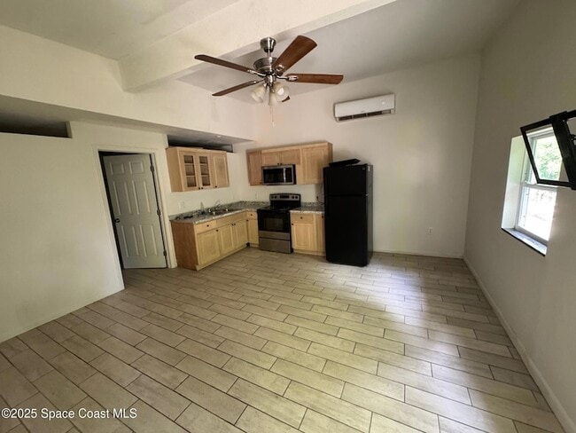 Building Photo - 808 Forrest Ave