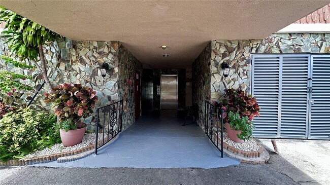 Foto del edificio - 301 NE 14th Ave
