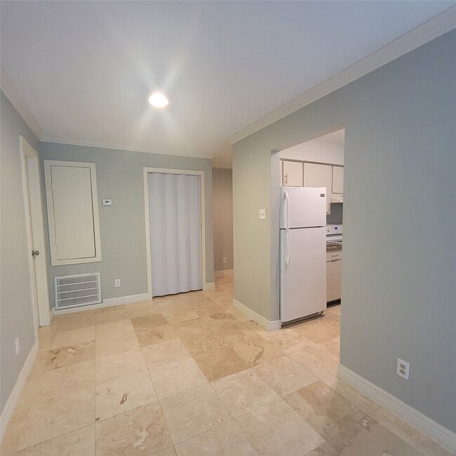 Building Photo - 2333 Bering Dr