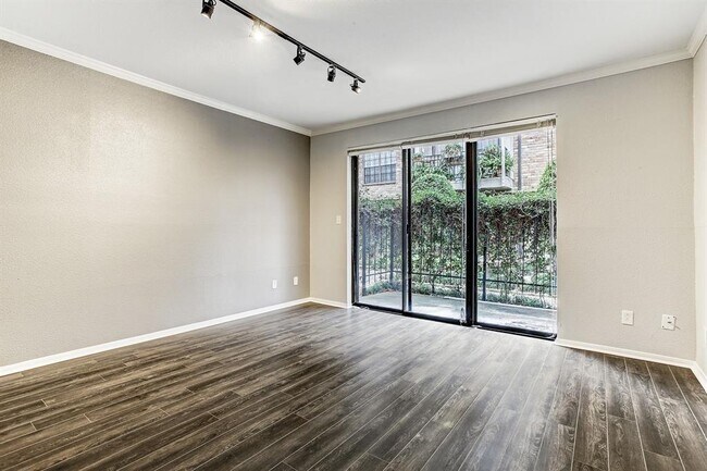 Building Photo - 2400 N Braeswood Blvd