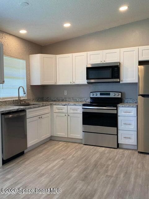 Foto del edificio - 127 Roosevelt Ave