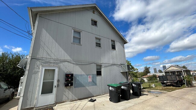 Building Photo - (1937 S 12th St)