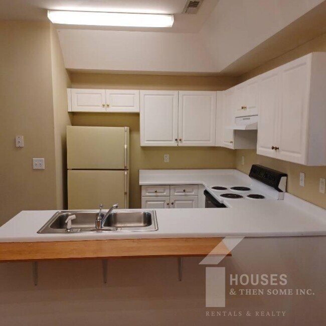 Building Photo - 114 Huntress Dr.